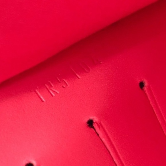 Louis Vuitton Vernis Ana Clutch - Picture 6 of 8